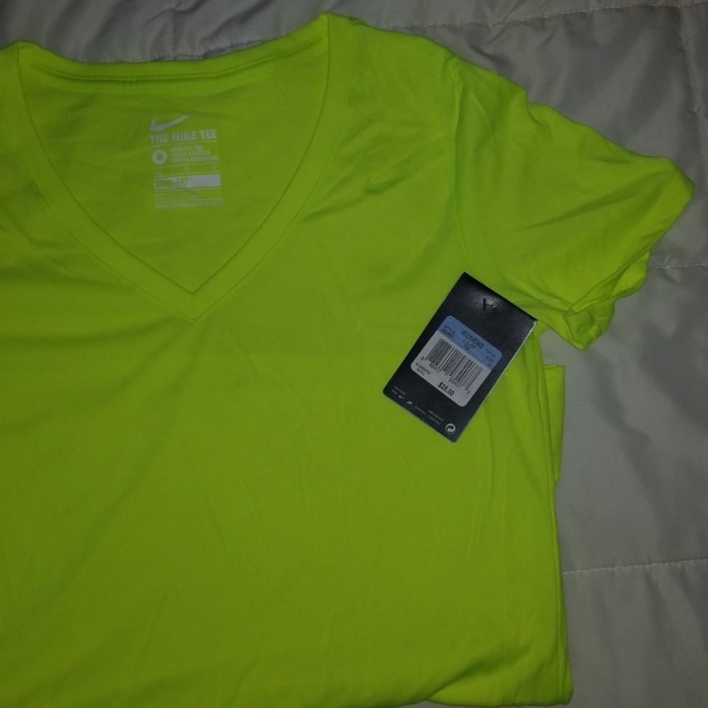 Womens Nike Tee DriFit